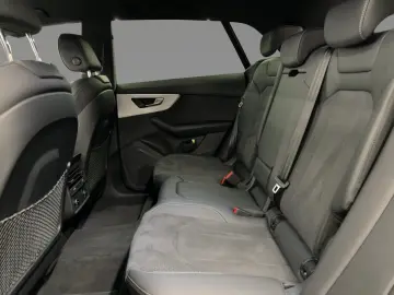 AUDI Q8 50 TDI qu. tiptr. MATRIX RFK NAVI VIRTUAL