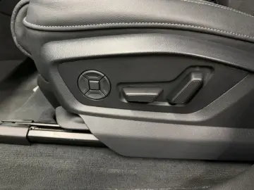 AUDI Q8 50 TDI qu. tiptr. MATRIX RFK NAVI VIRTUAL