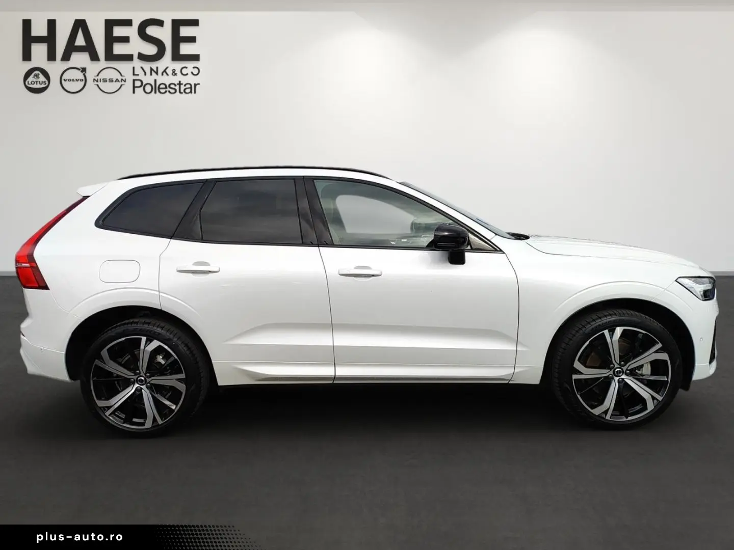 VOLVO XC60 B5 Ultra Dark AWD Luftfederung Bowers&Wilki