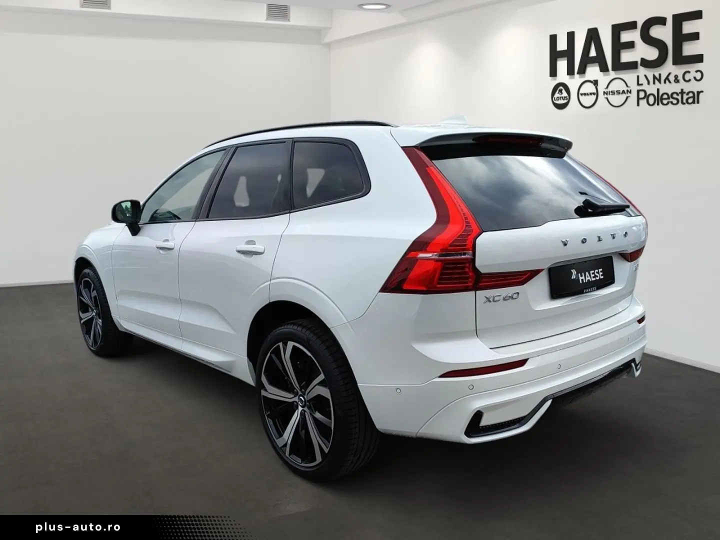 VOLVO XC60 B5 Ultra Dark AWD Luftfederung Bowers&Wilki