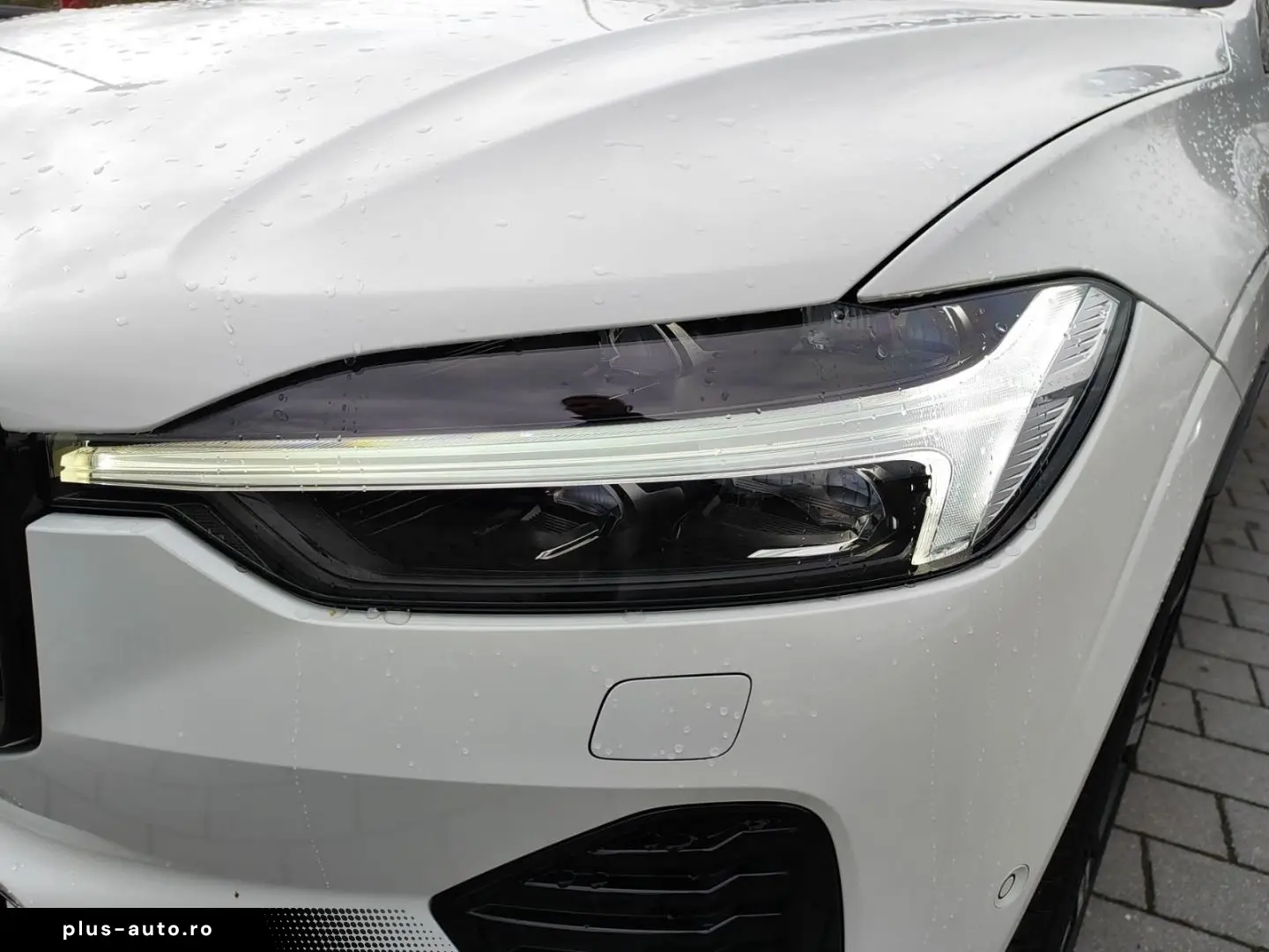 VOLVO XC60 B5 Ultra Dark AWD Luftfederung Bowers&Wilki