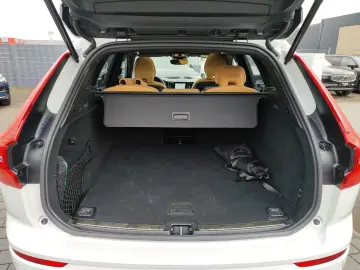 VOLVO XC60 B5 Ultra Dark AWD Luftfederung Bowers&Wilki