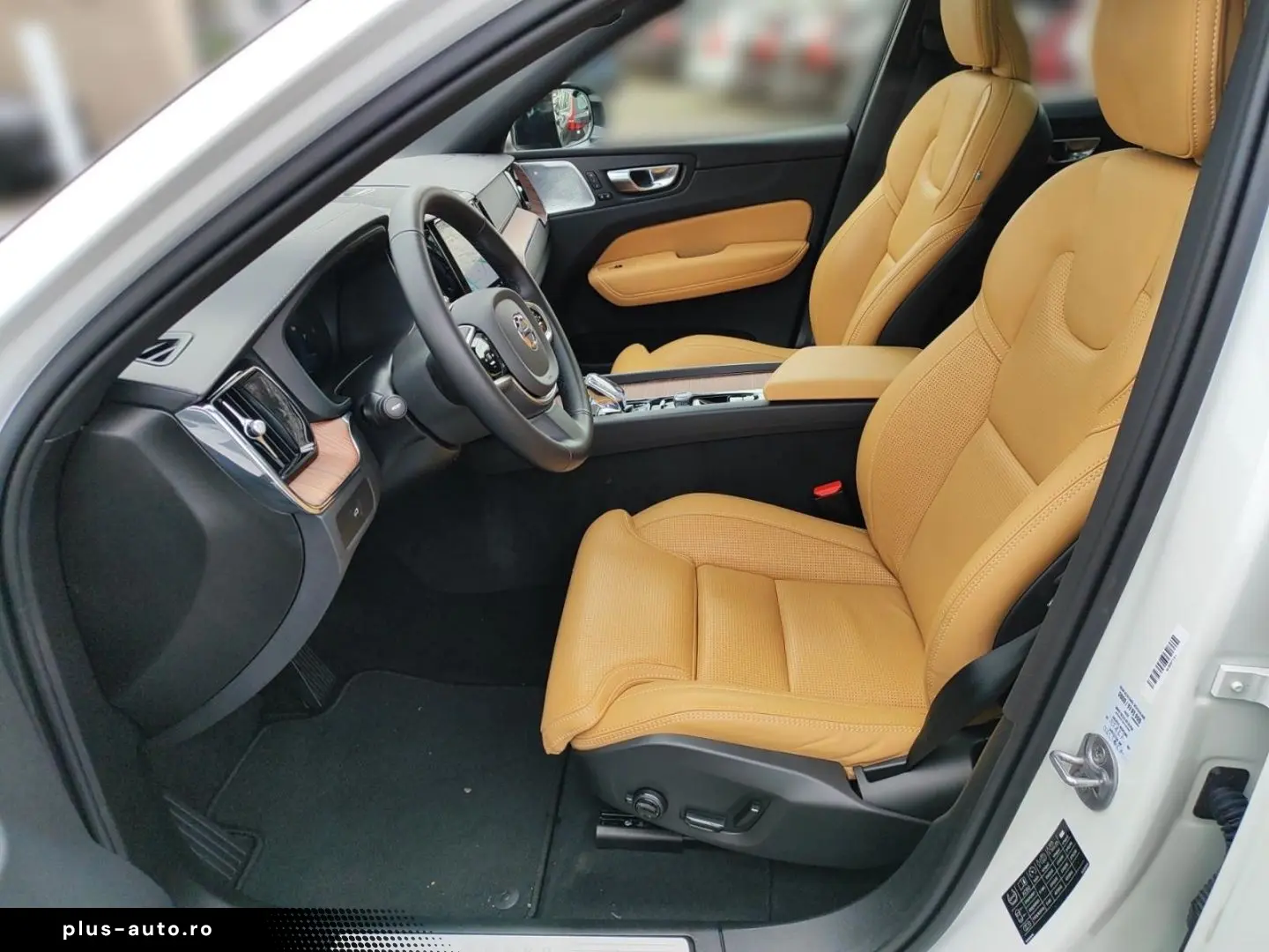 VOLVO XC60 B5 Ultra Dark AWD Luftfederung Bowers&Wilki