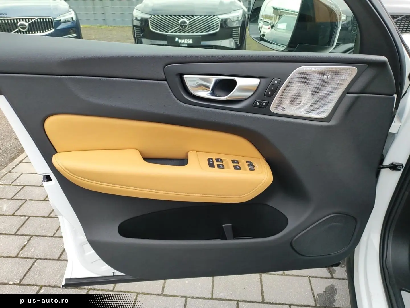 VOLVO XC60 B5 Ultra Dark AWD Luftfederung Bowers&Wilki