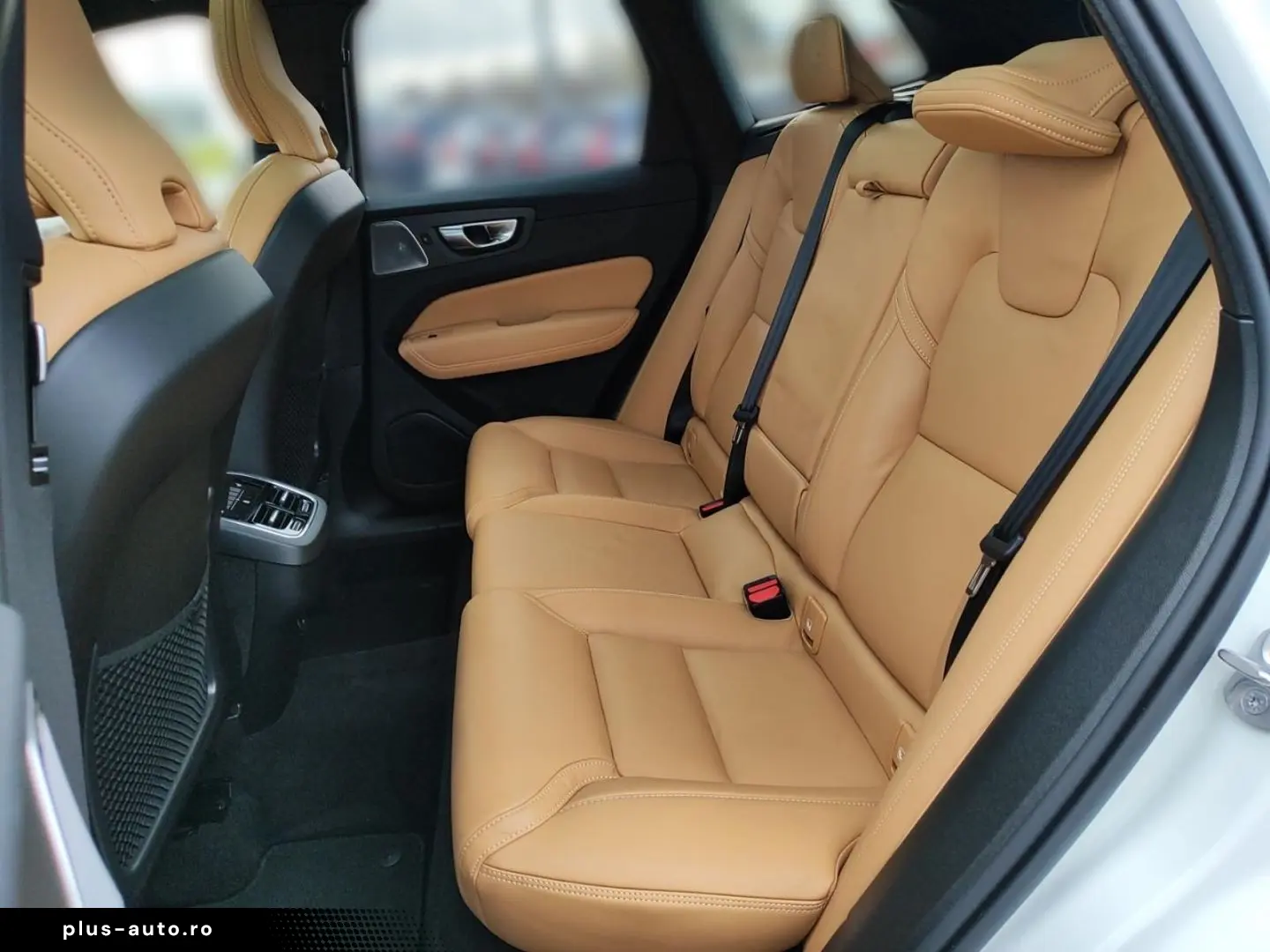 VOLVO XC60 B5 Ultra Dark AWD Luftfederung Bowers&Wilki