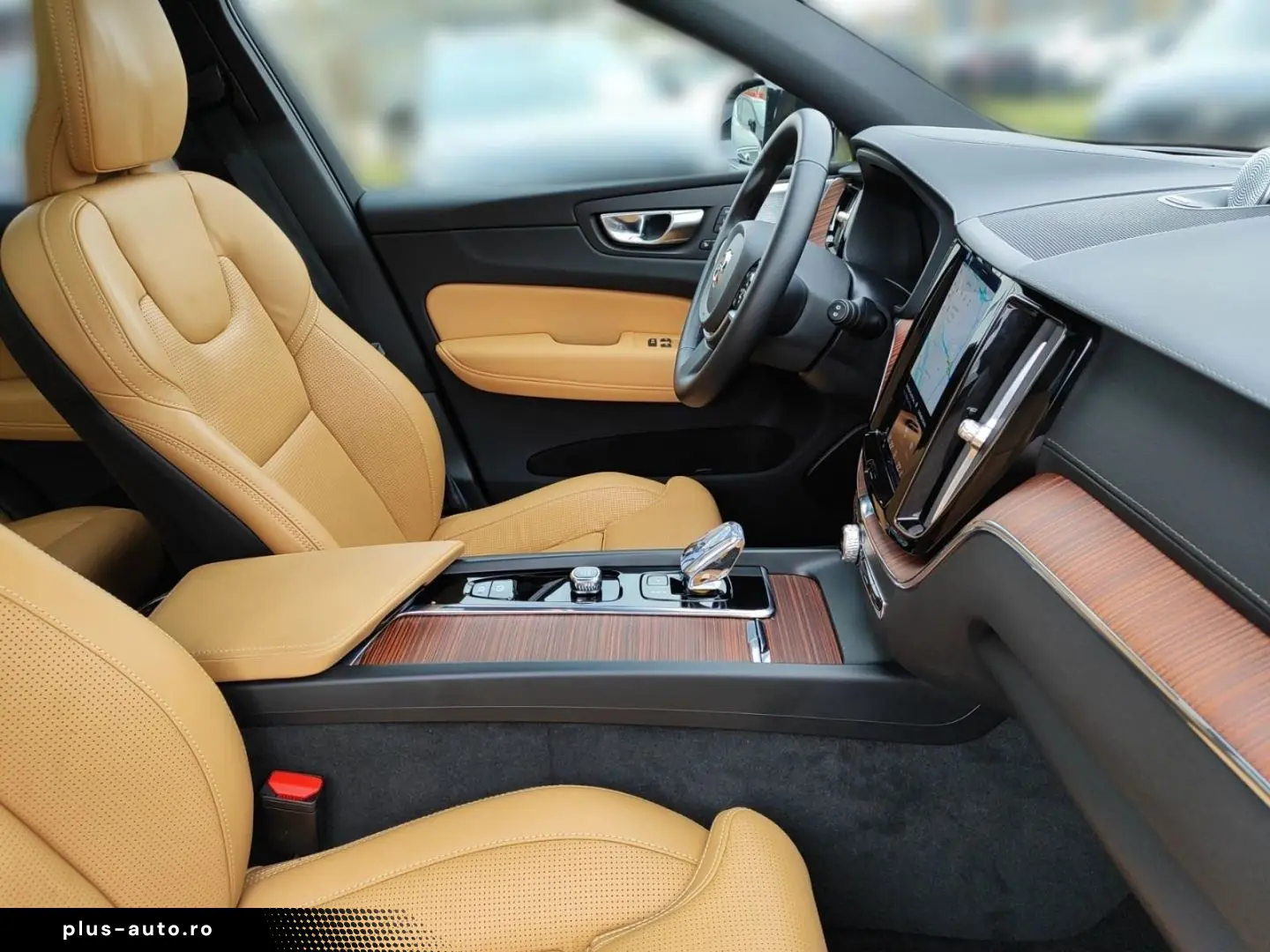 VOLVO XC60 B5 Ultra Dark AWD Luftfederung Bowers&Wilki