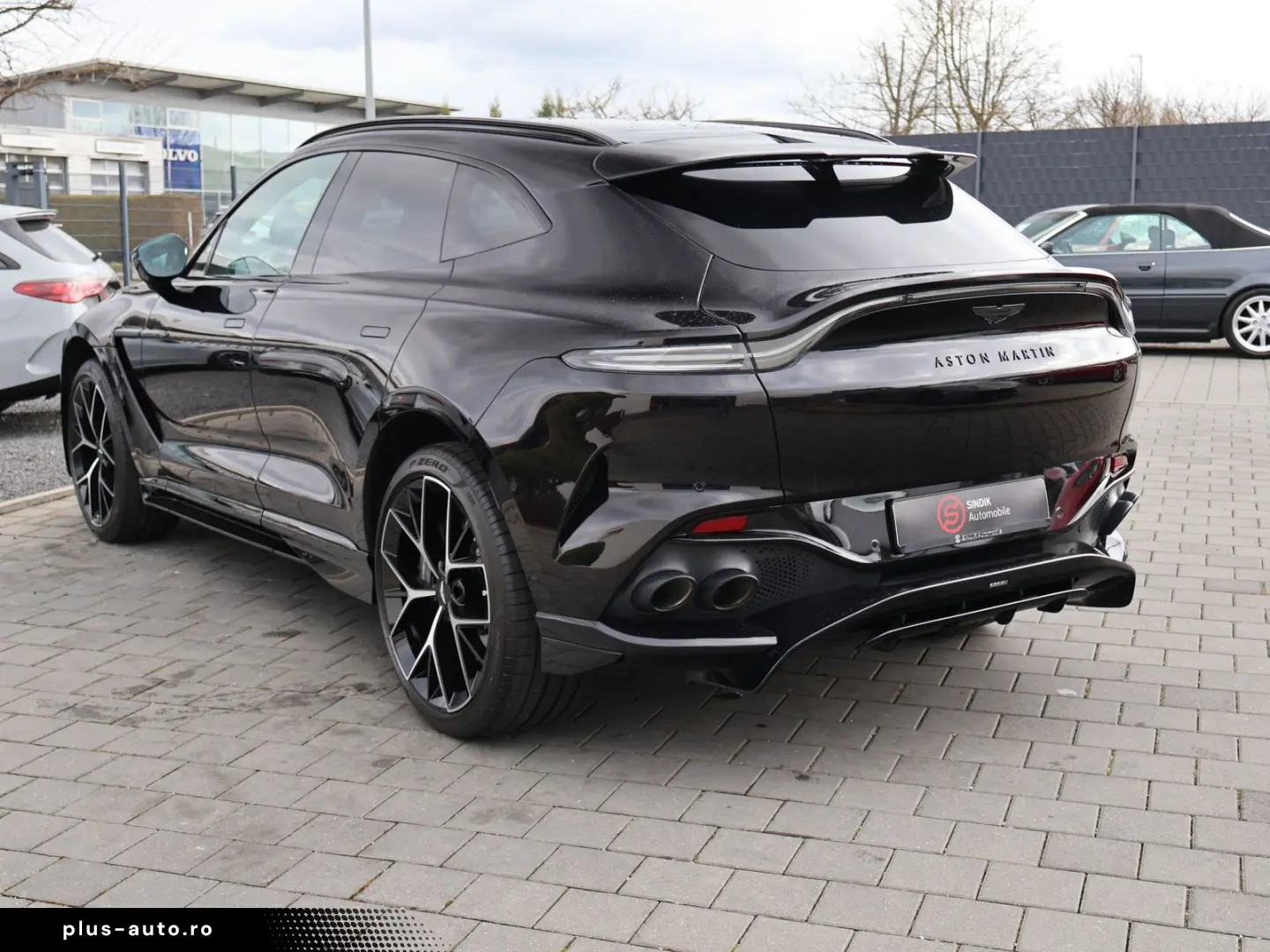 ASTON MARTIN DBX 707 FACELIFT-Pano-B&W-ACC
