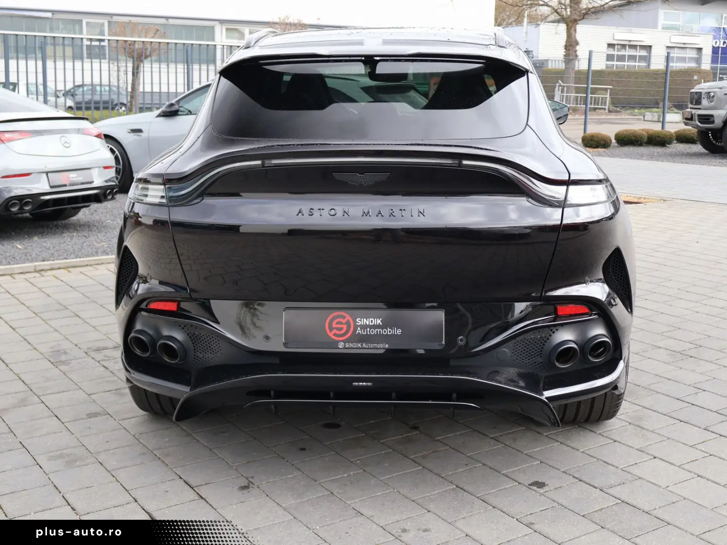 ASTON MARTIN DBX 707 FACELIFT-Pano-B&W-ACC