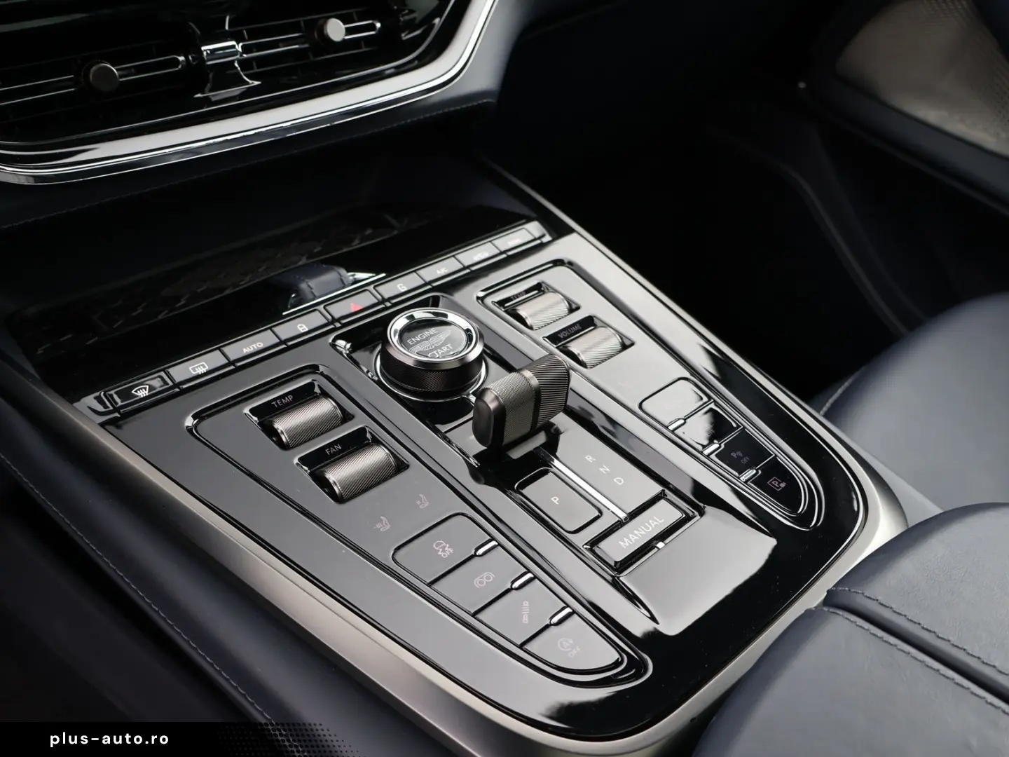 ASTON MARTIN DBX 707 FACELIFT-Pano-B&W-ACC