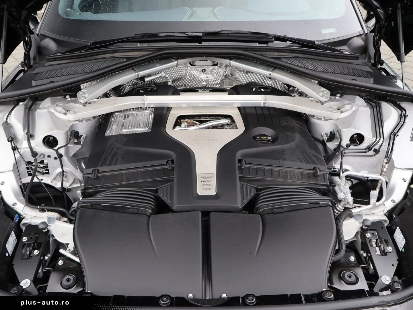 ASTON MARTIN DBX 707 FACELIFT-Pano-B&W-ACC