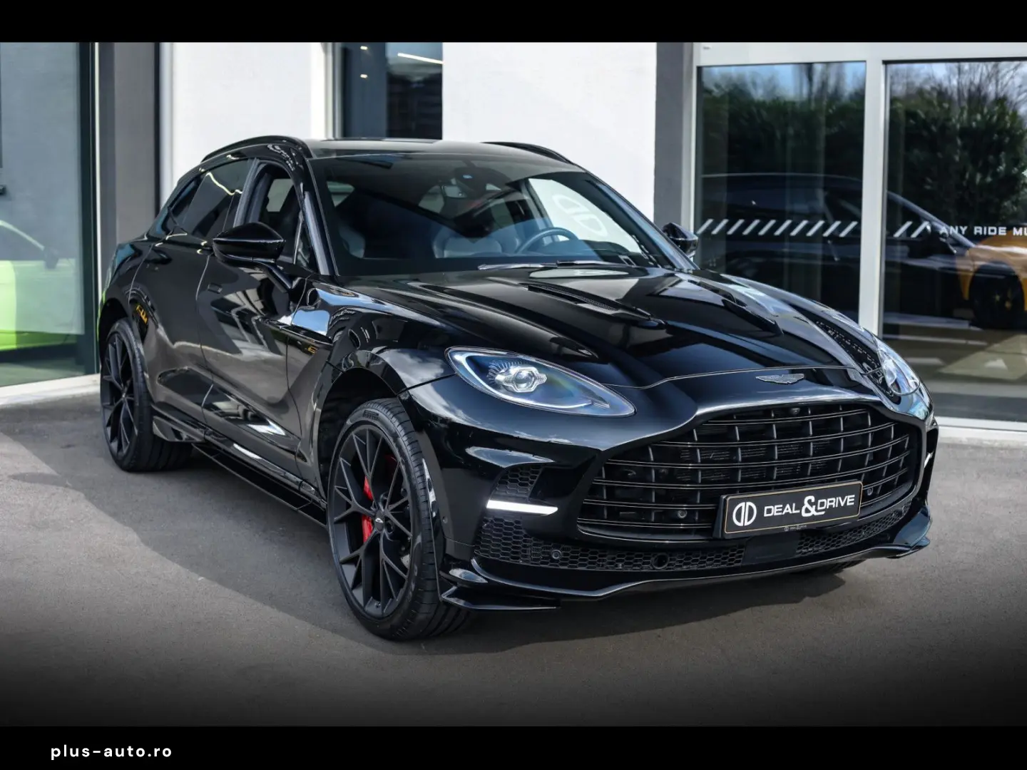 ASTON MARTIN DBX 707 JET BLACK WARRANTY 12 27 CARBON 360 ACC