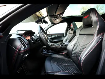 ASTON MARTIN DBX 707 JET BLACK WARRANTY 12 27 CARBON 360 ACC