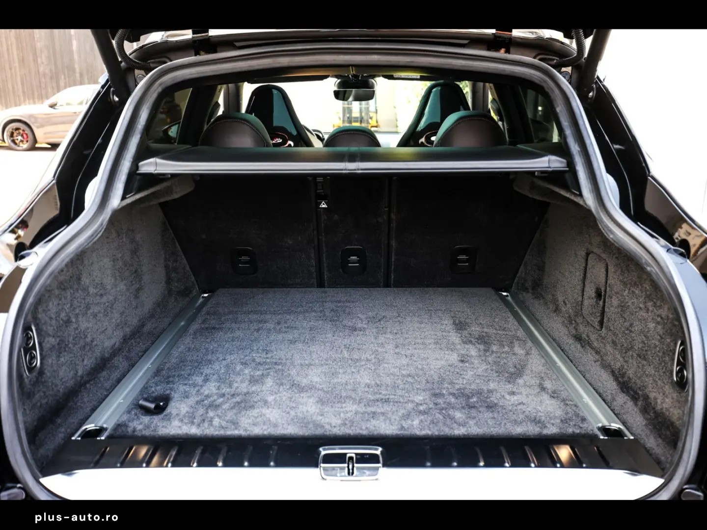 ASTON MARTIN DBX 707 JET BLACK WARRANTY 12 27 CARBON 360 ACC