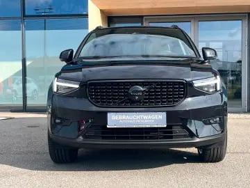 VOLVO XC 40 B3 Ultra Black Edition