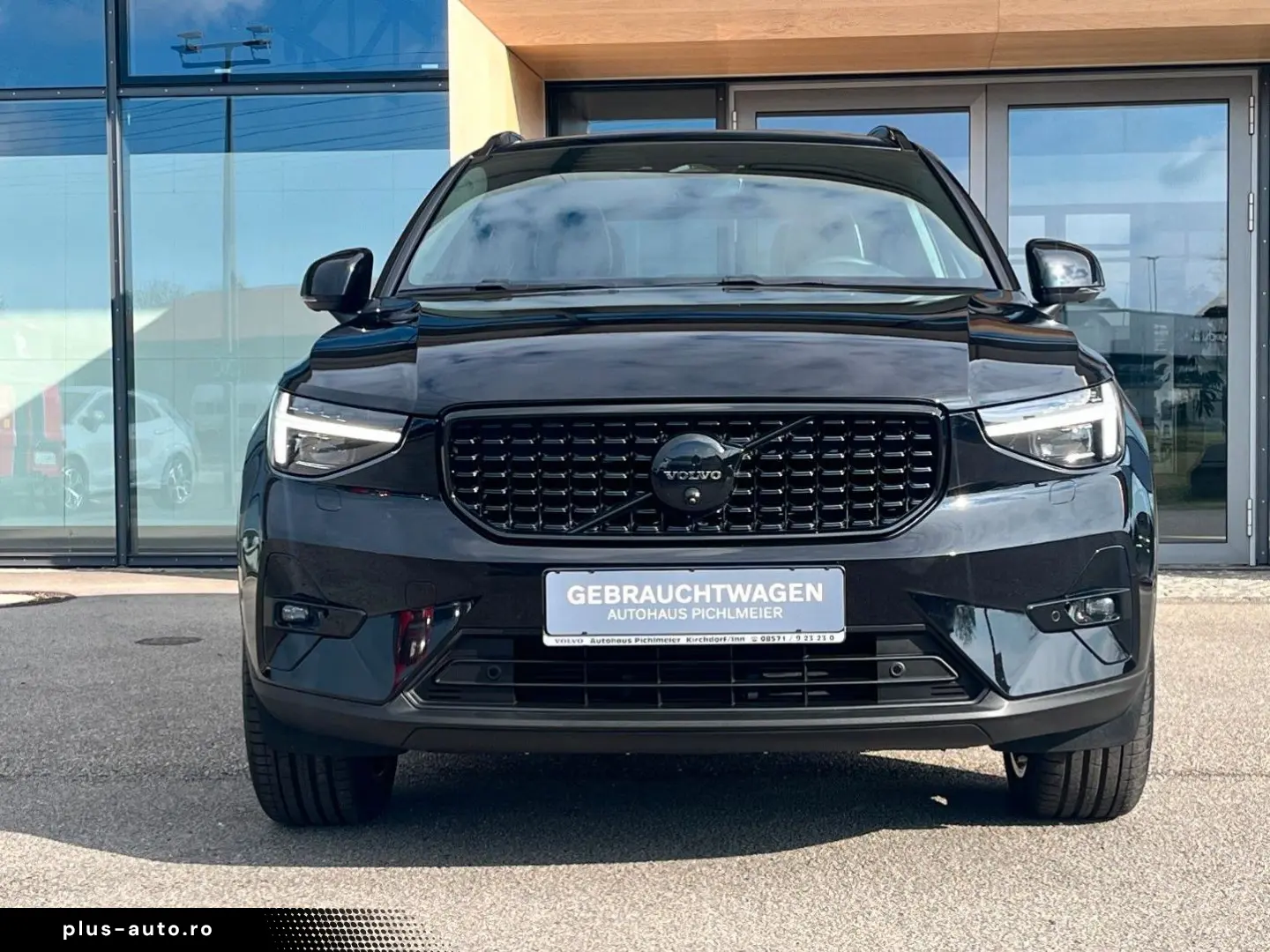 VOLVO XC 40 B3 Ultra Black Edition