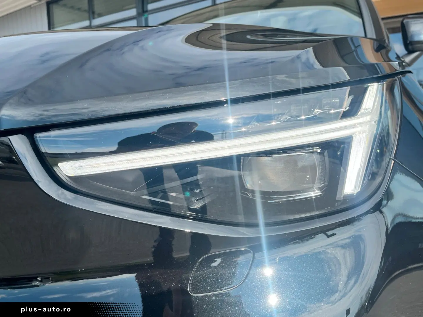 VOLVO XC 40 B3 Ultra Black Edition