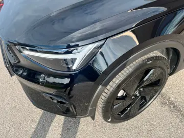 VOLVO XC 40 B3 Ultra Black Edition