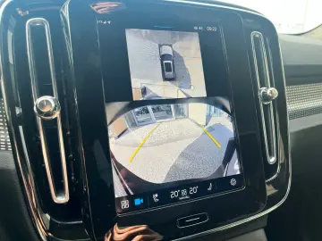 VOLVO XC 40 B3 Ultra Black Edition