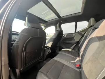 VOLVO XC 40 B3 Ultra Black Edition