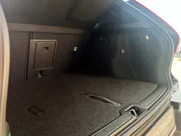 VOLVO XC 40 B3 Ultra Black Edition