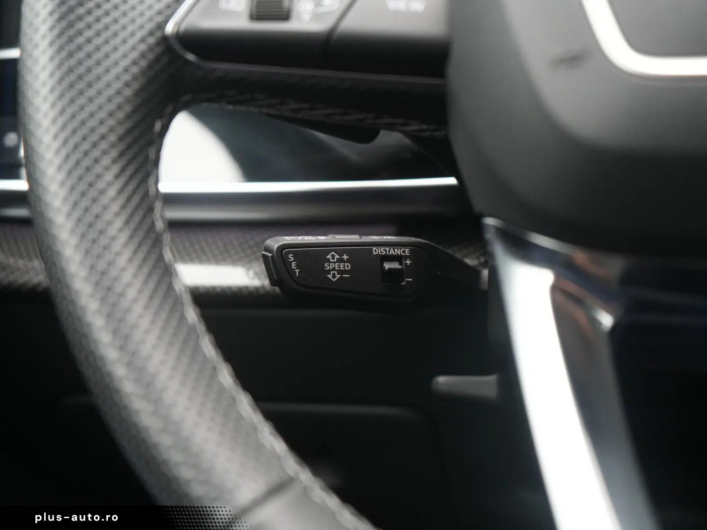 AUDI Q8 competition plus CARBON AHK LUFT RAUTE MATRIX