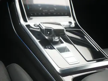 AUDI Q8 competition plus CARBON AHK LUFT RAUTE MATRIX