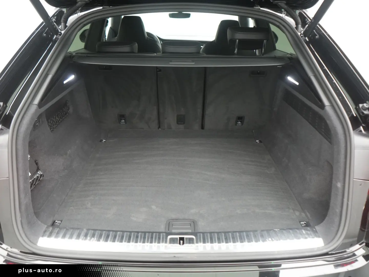 AUDI Q8 competition plus CARBON AHK LUFT RAUTE MATRIX