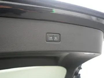 AUDI Q8 competition plus CARBON AHK LUFT RAUTE MATRIX