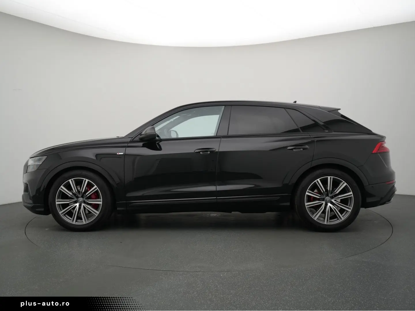 AUDI Q8 competition plus CARBON AHK LUFT RAUTE MATRIX