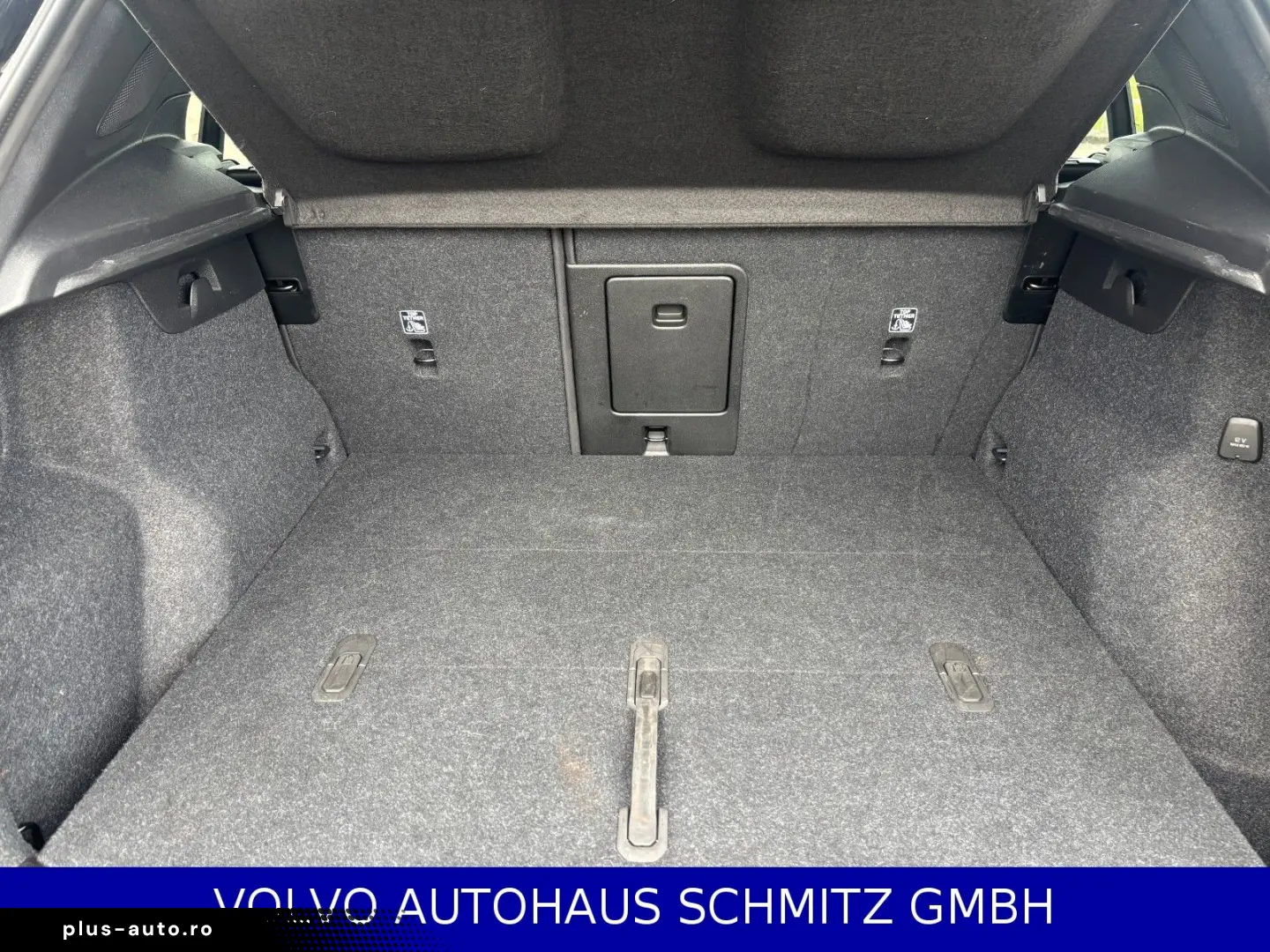 VOLVO XC40 Ultra Black Edition AHK Textil Microtec