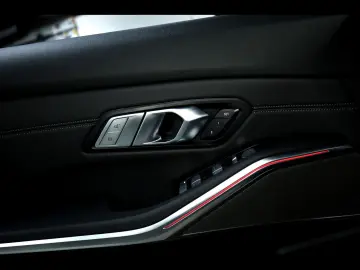 BMW M3 COMPETITION BERLINE MADEIRA RED INDIVIDUAL