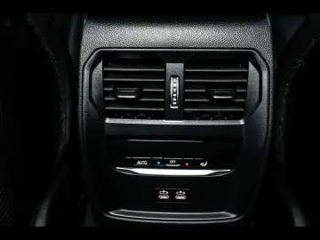 BMW M3 COMPETITION BERLINE MADEIRA RED INDIVIDUAL