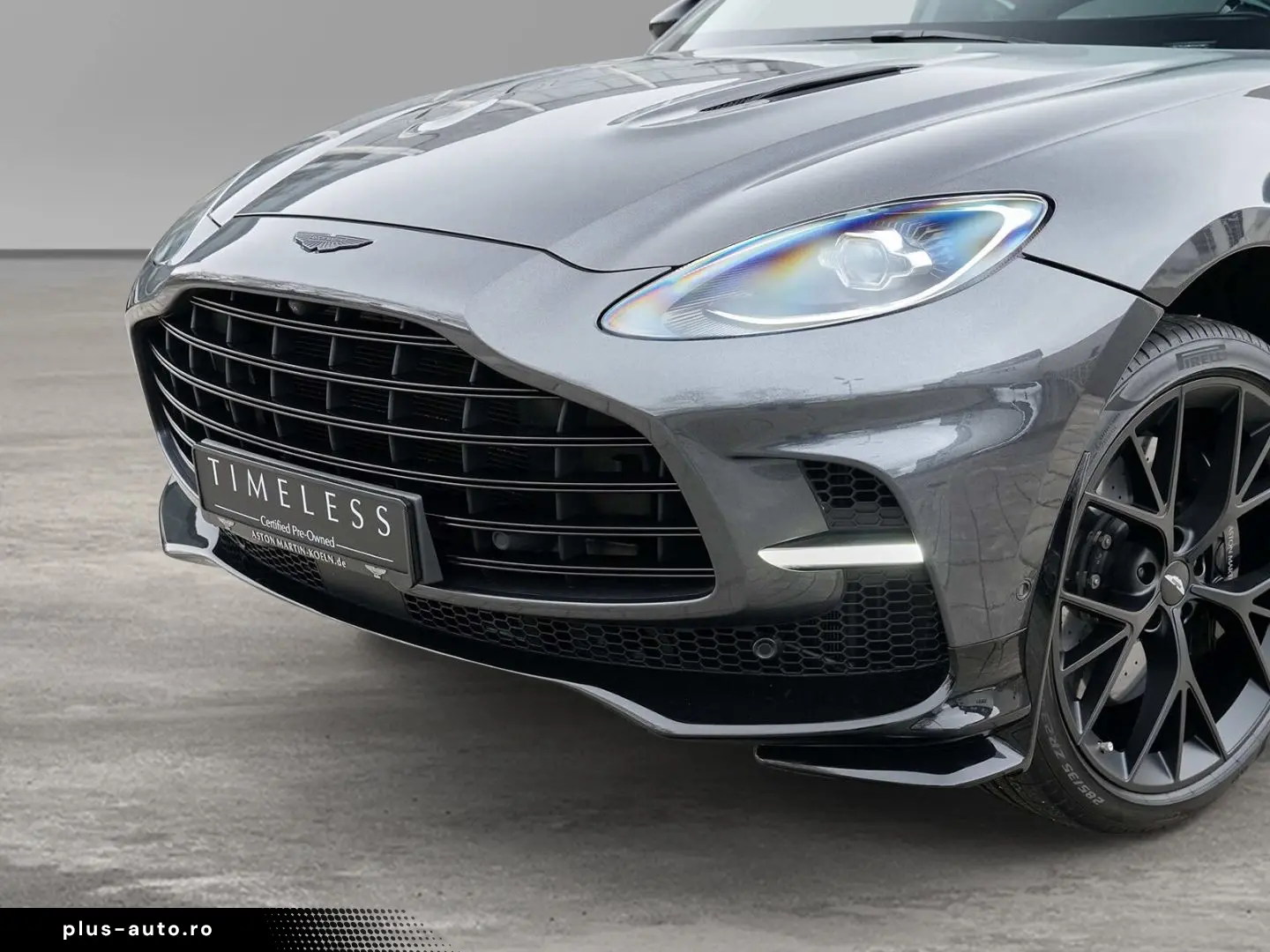 ASTON MARTIN DBX 707 Xenon Grey Onyx Black