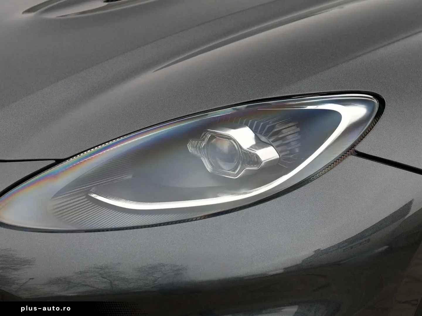 ASTON MARTIN DBX 707 Xenon Grey Onyx Black