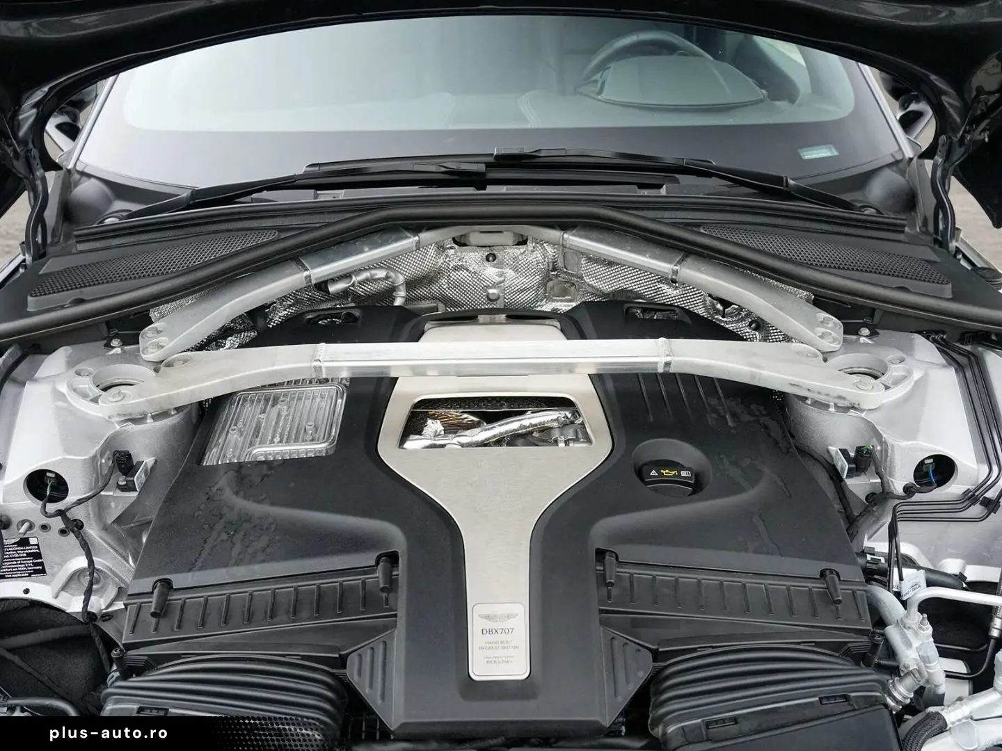 ASTON MARTIN DBX 707 Xenon Grey Onyx Black