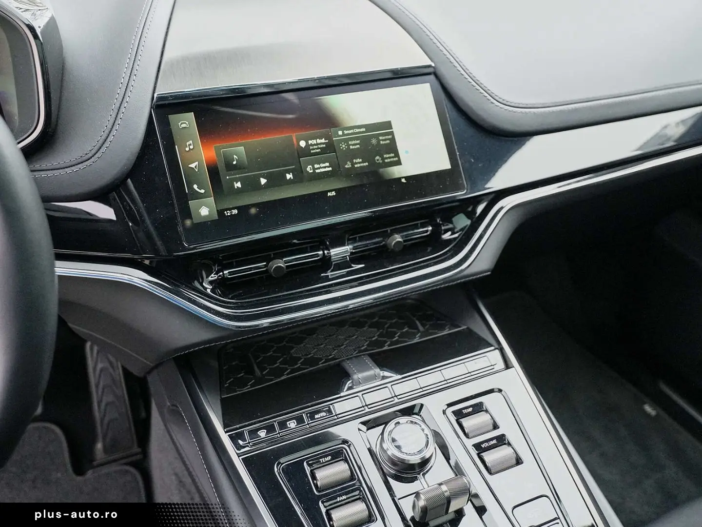 ASTON MARTIN DBX 707 Xenon Grey Onyx Black