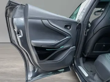 ASTON MARTIN DBX 707 Xenon Grey Onyx Black