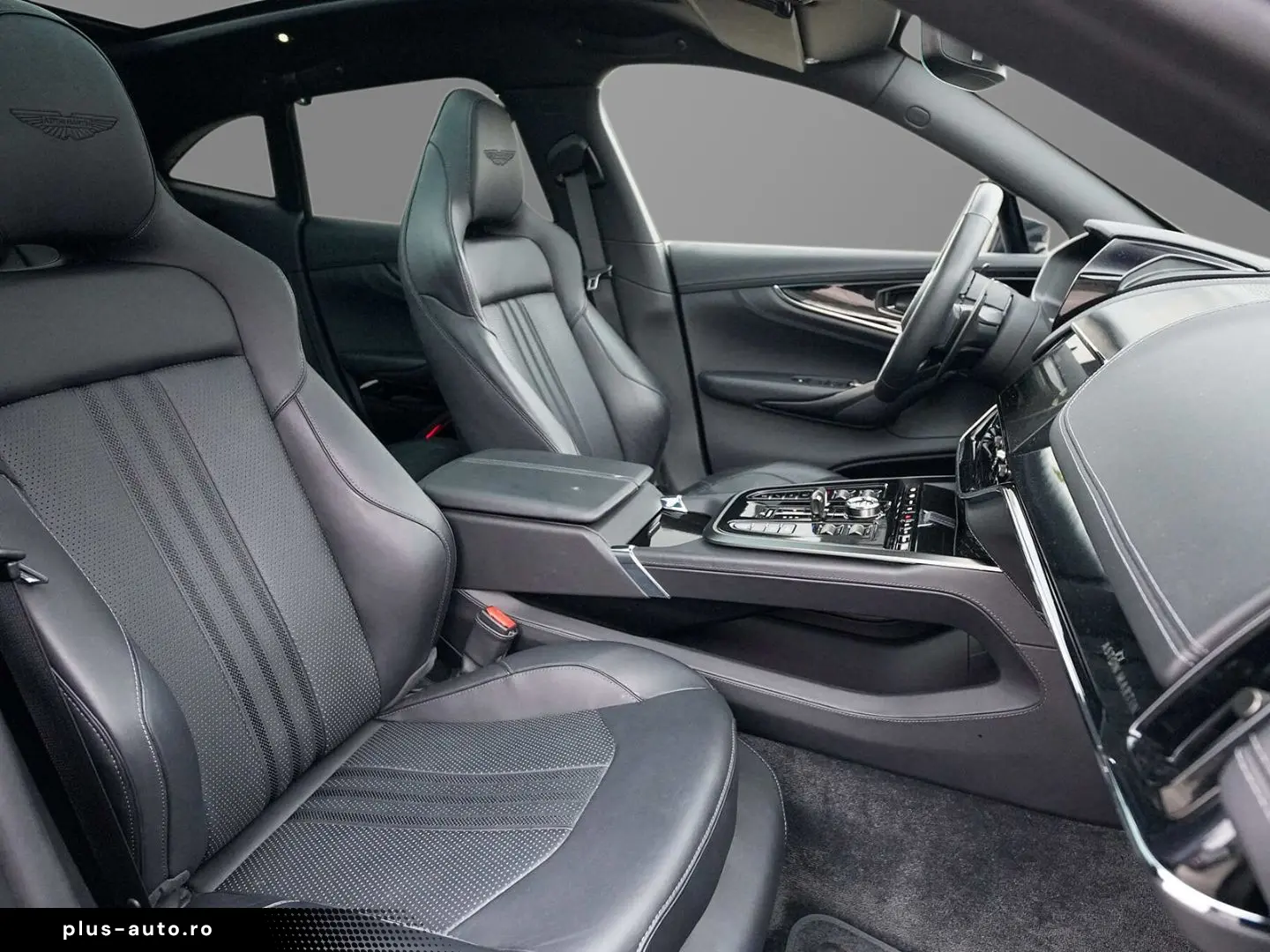 ASTON MARTIN DBX 707 Xenon Grey Onyx Black