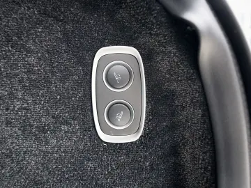 ASTON MARTIN DBX 707 Xenon Grey Onyx Black