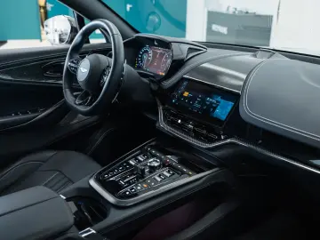 ASTON MARTIN 4.0 V8 DBX707 2025 Full Options