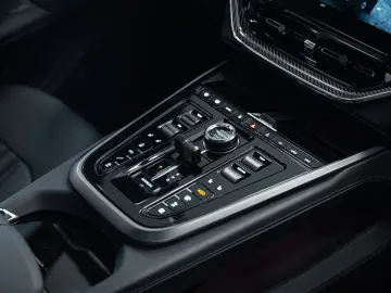 ASTON MARTIN 4.0 V8 DBX707 2025 Full Options