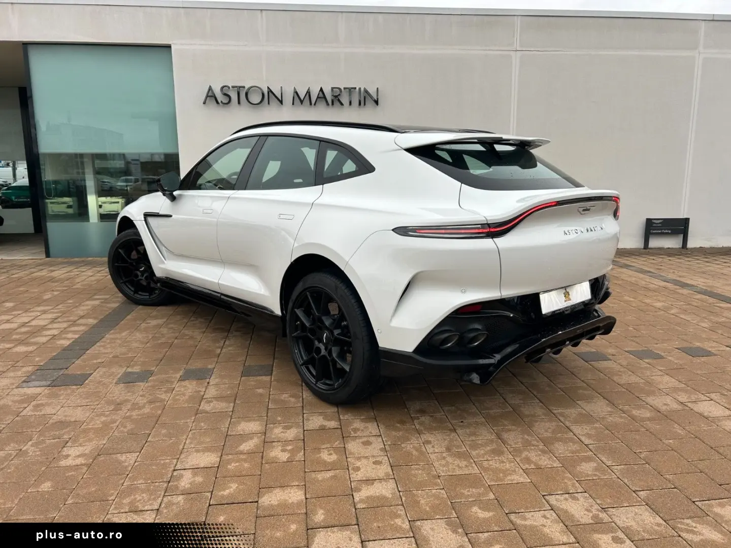 ASTON MARTIN DBX 4.0 V8 DBX707   Lunar White