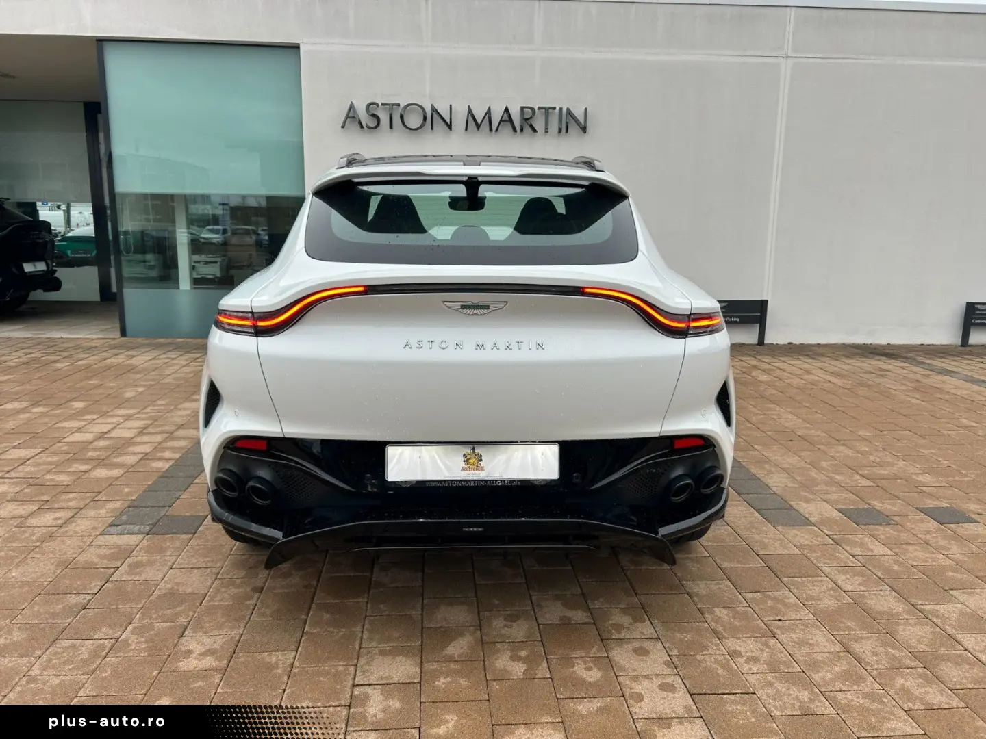 ASTON MARTIN DBX 4.0 V8 DBX707   Lunar White
