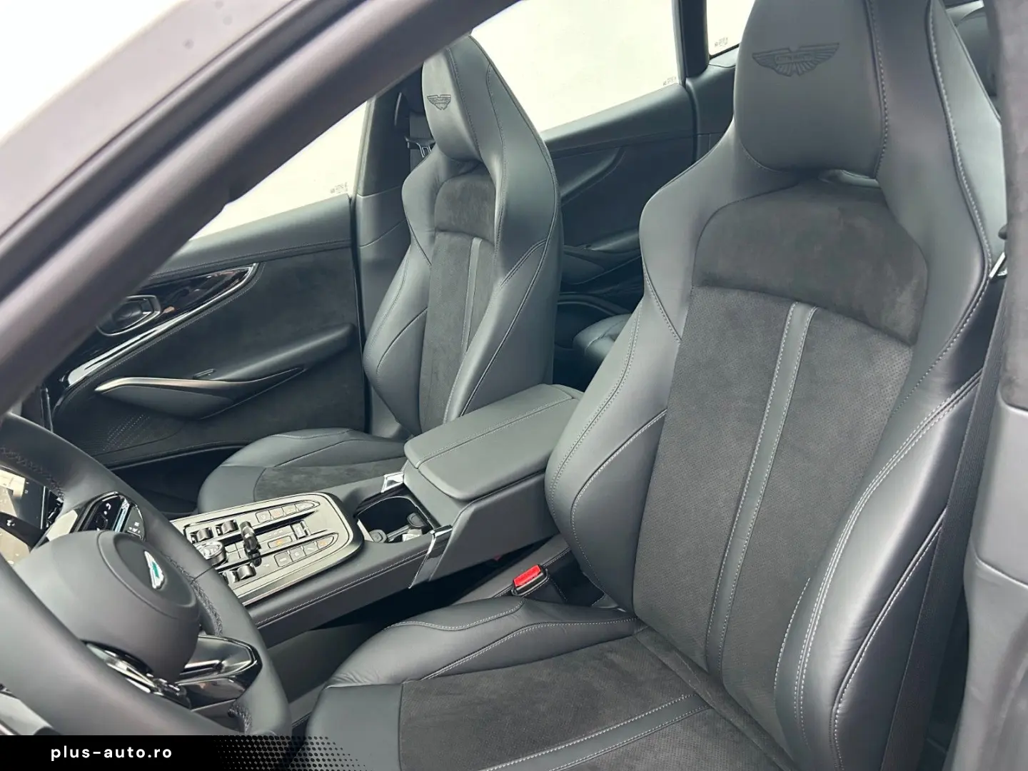 ASTON MARTIN DBX 4.0 V8 DBX707   Lunar White