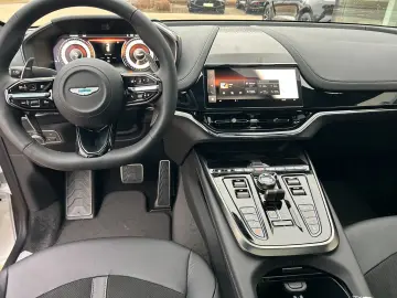 ASTON MARTIN DBX 4.0 V8 DBX707   Lunar White