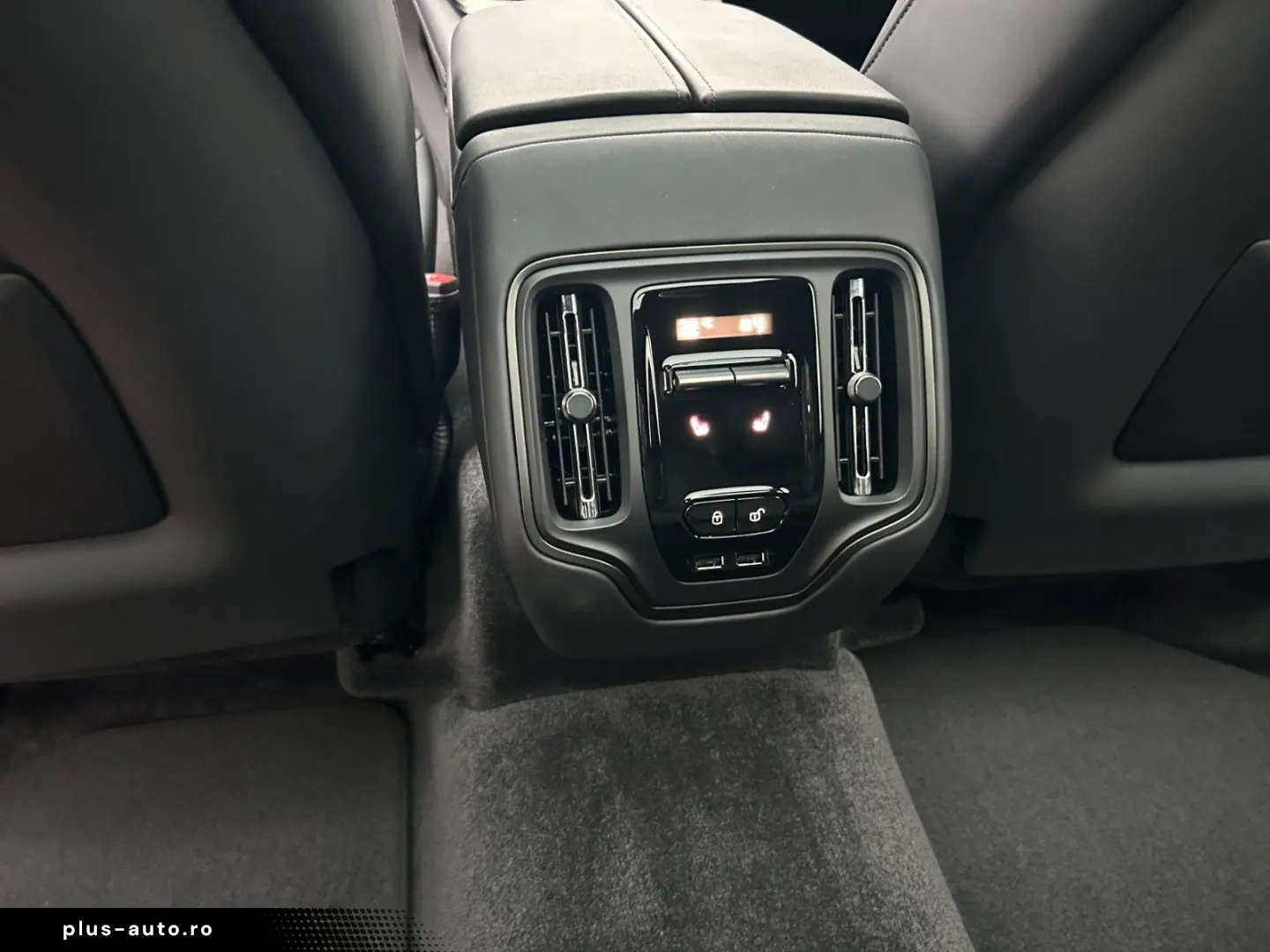 ASTON MARTIN DBX 4.0 V8 DBX707   Lunar White