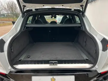 ASTON MARTIN DBX 4.0 V8 DBX707   Lunar White