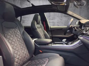 AUDI Q8 50 TDI quattro S line AHK Laserlicht Pano