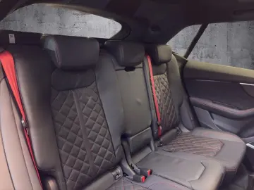 AUDI Q8 50 TDI quattro S line AHK Laserlicht Pano