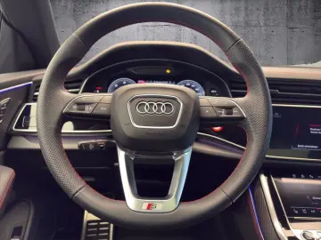 AUDI Q8 50 TDI quattro S line AHK Laserlicht Pano